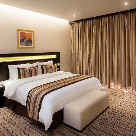 Golden Tulip Bahrain Hotel Manamah Buitenkant foto