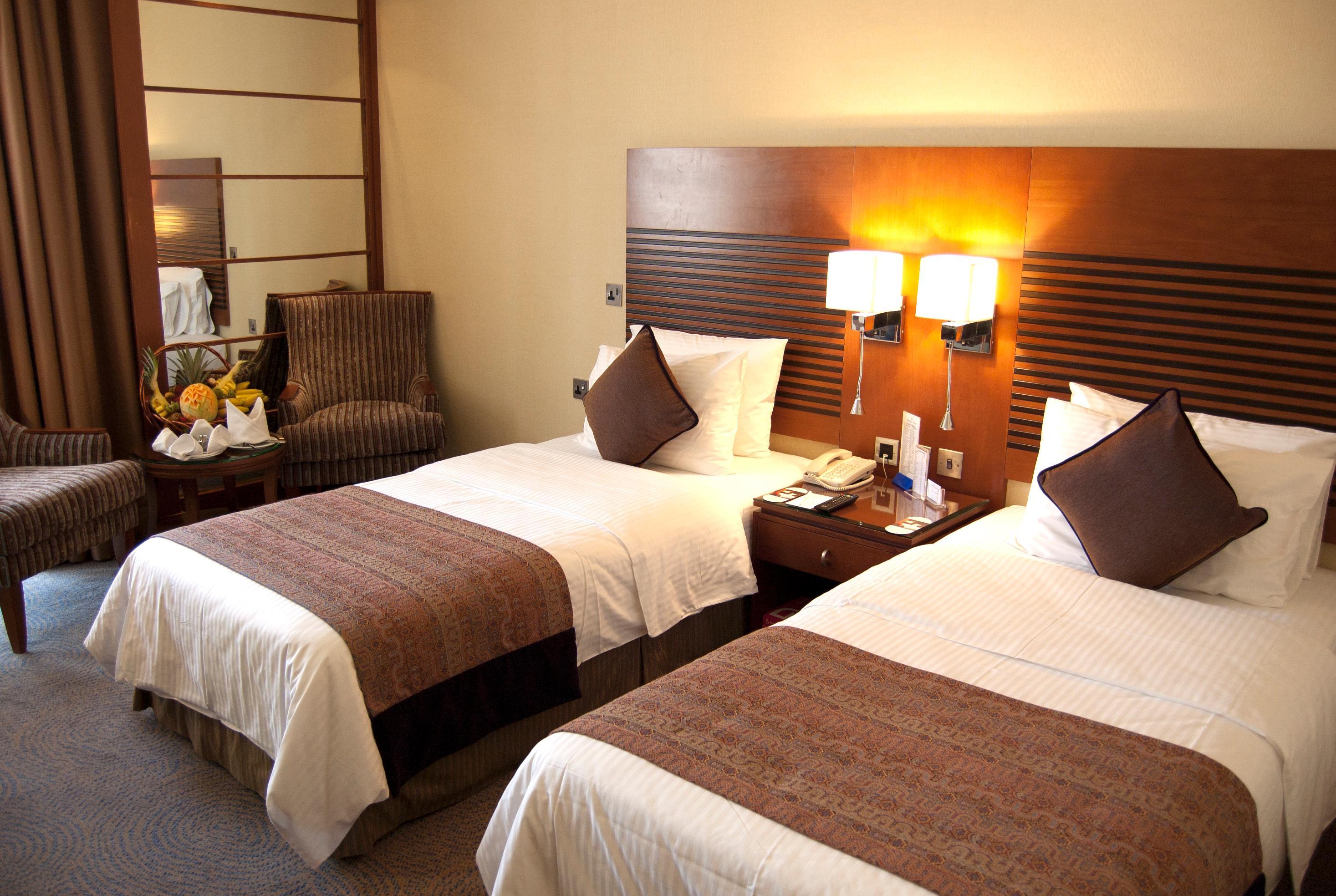 Golden Tulip Bahrain Hotel Manamah Buitenkant foto
