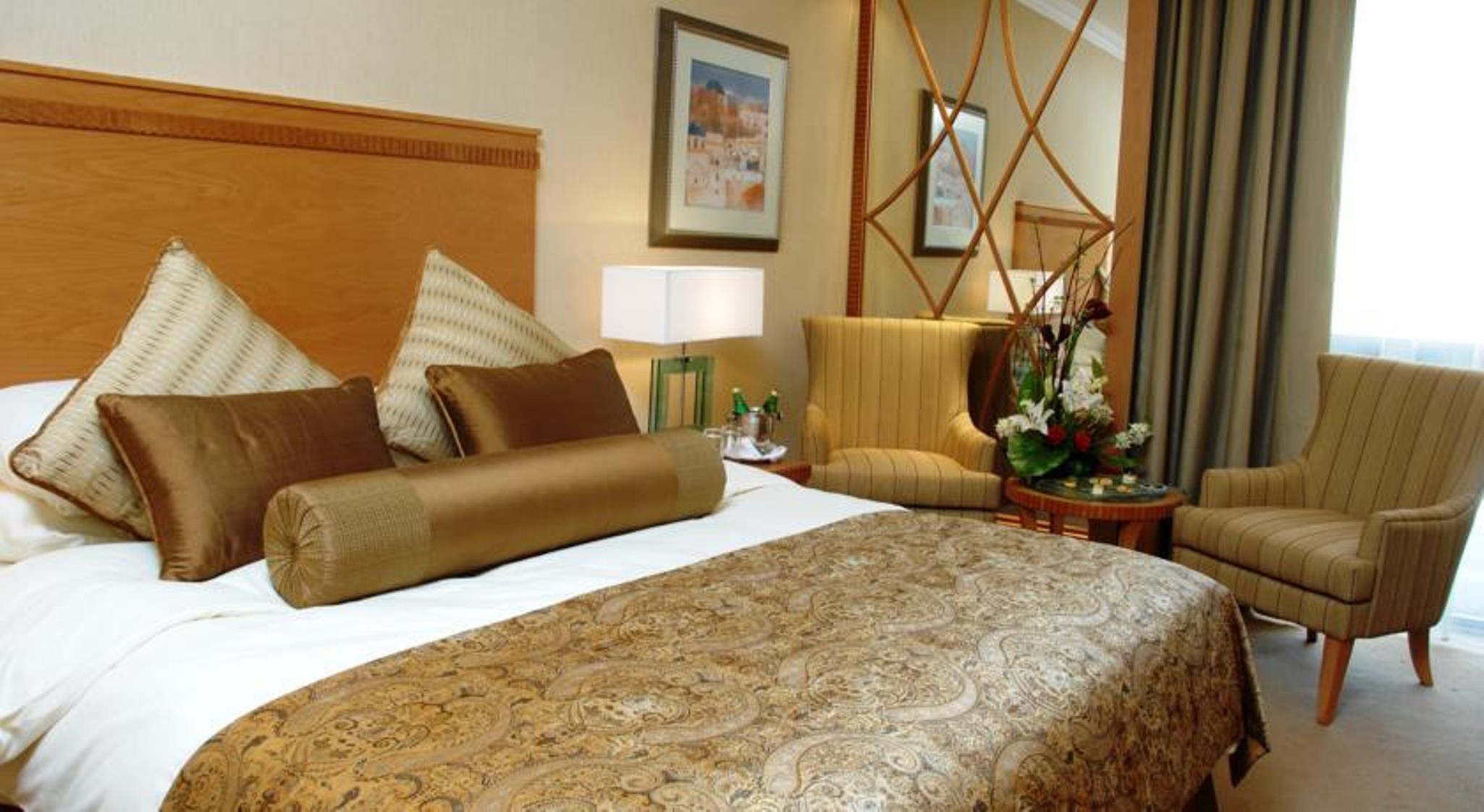Golden Tulip Bahrain Hotel Manamah Buitenkant foto