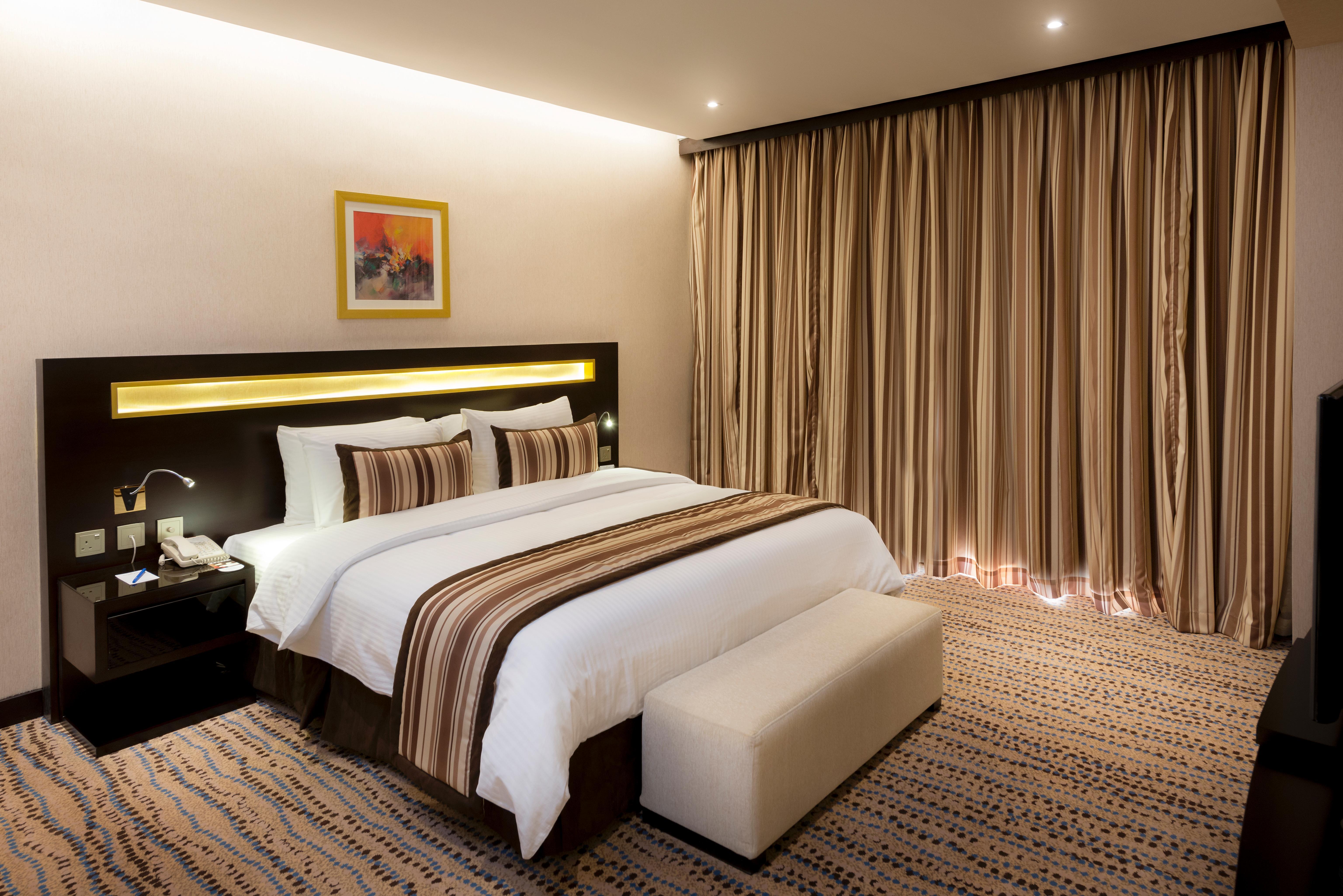 Golden Tulip Bahrain Hotel Manamah Buitenkant foto