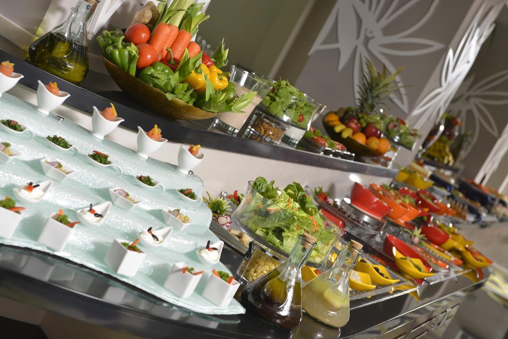 Golden Tulip Bahrain Hotel Manamah Buitenkant foto