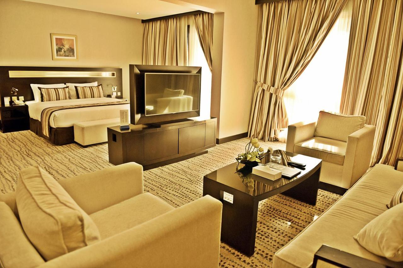 Golden Tulip Bahrain Hotel Manamah Buitenkant foto