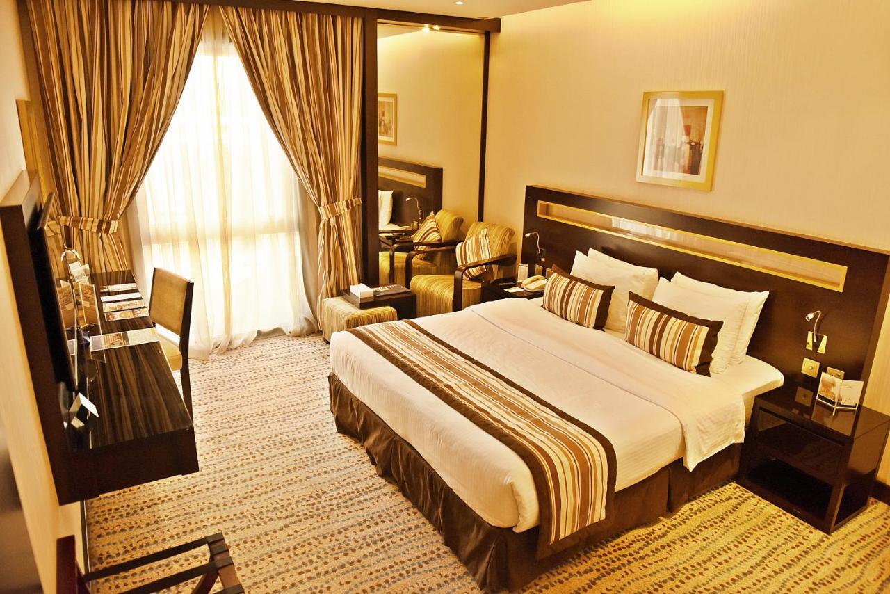 Golden Tulip Bahrain Hotel Manamah Buitenkant foto