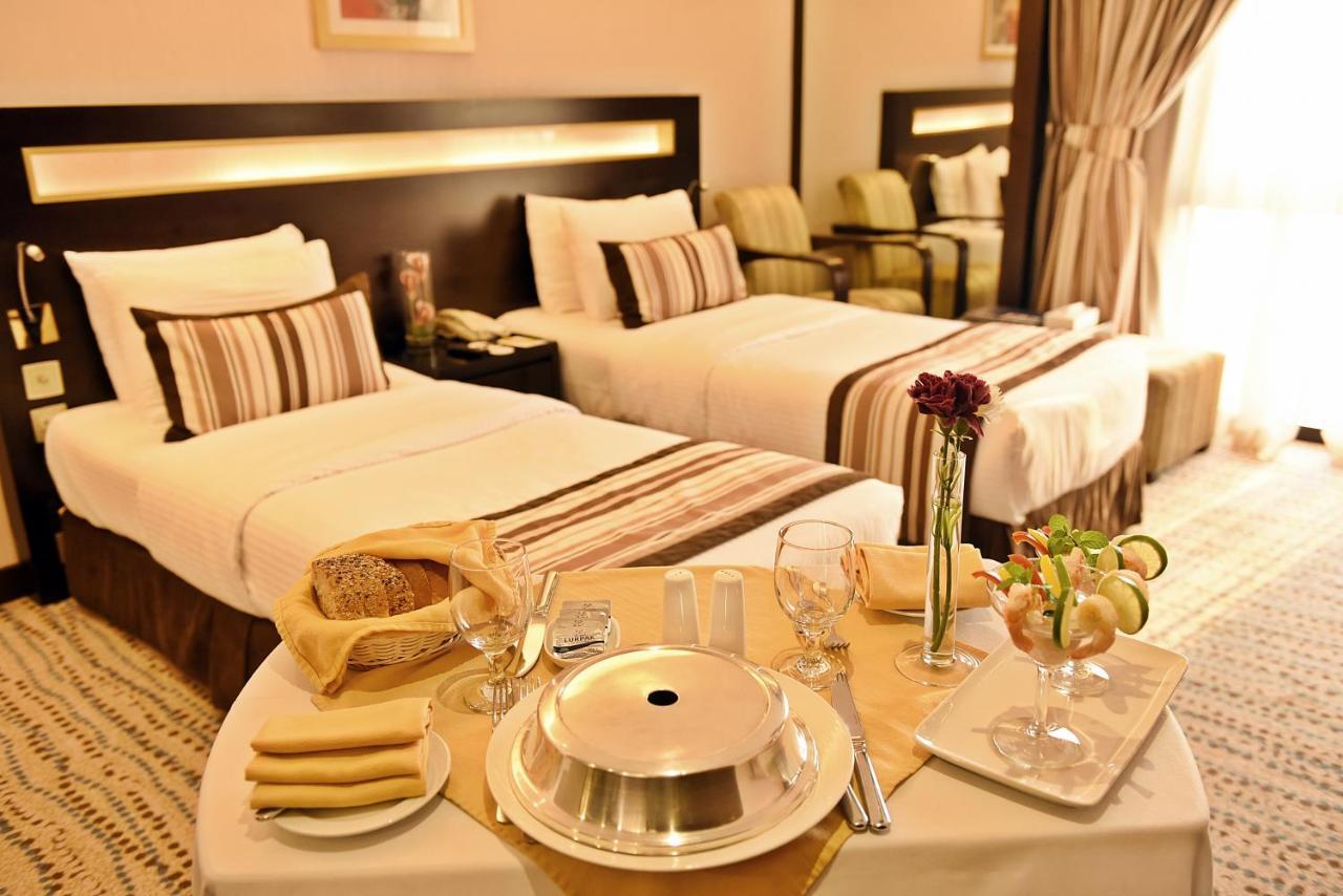 Golden Tulip Bahrain Hotel Manamah Buitenkant foto