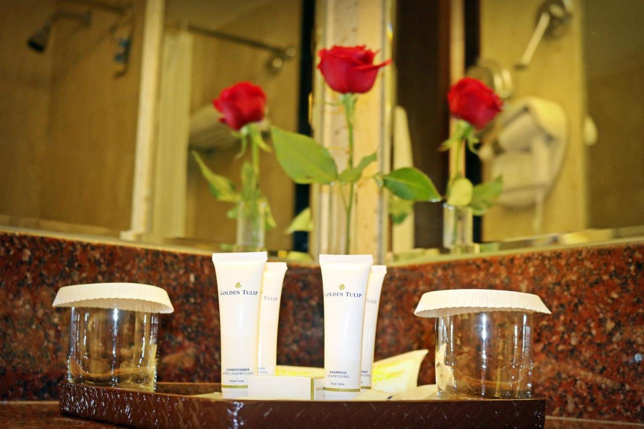 Golden Tulip Bahrain Hotel Manamah Buitenkant foto
