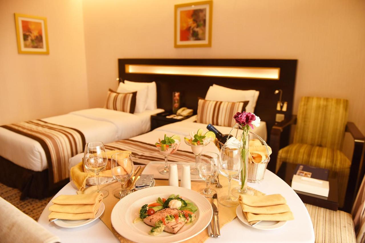 Golden Tulip Bahrain Hotel Manamah Buitenkant foto