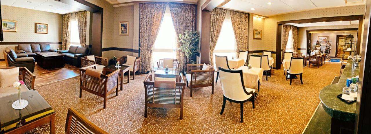 Golden Tulip Bahrain Hotel Manamah Buitenkant foto