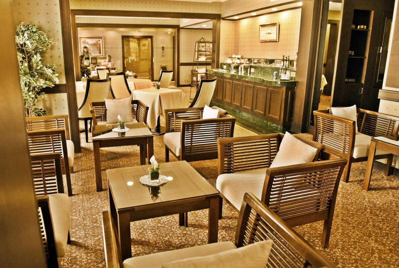Golden Tulip Bahrain Hotel Manamah Buitenkant foto