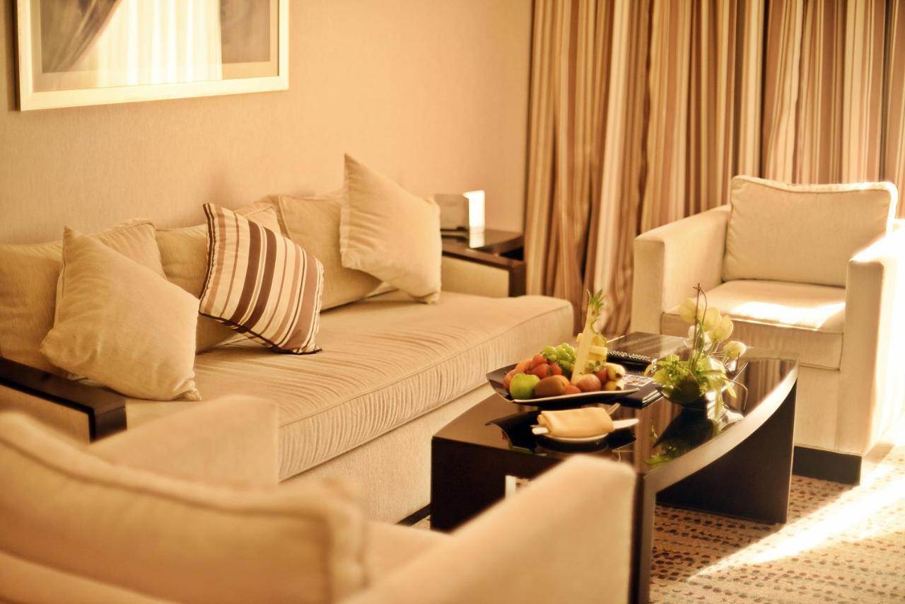 Golden Tulip Bahrain Hotel Manamah Buitenkant foto