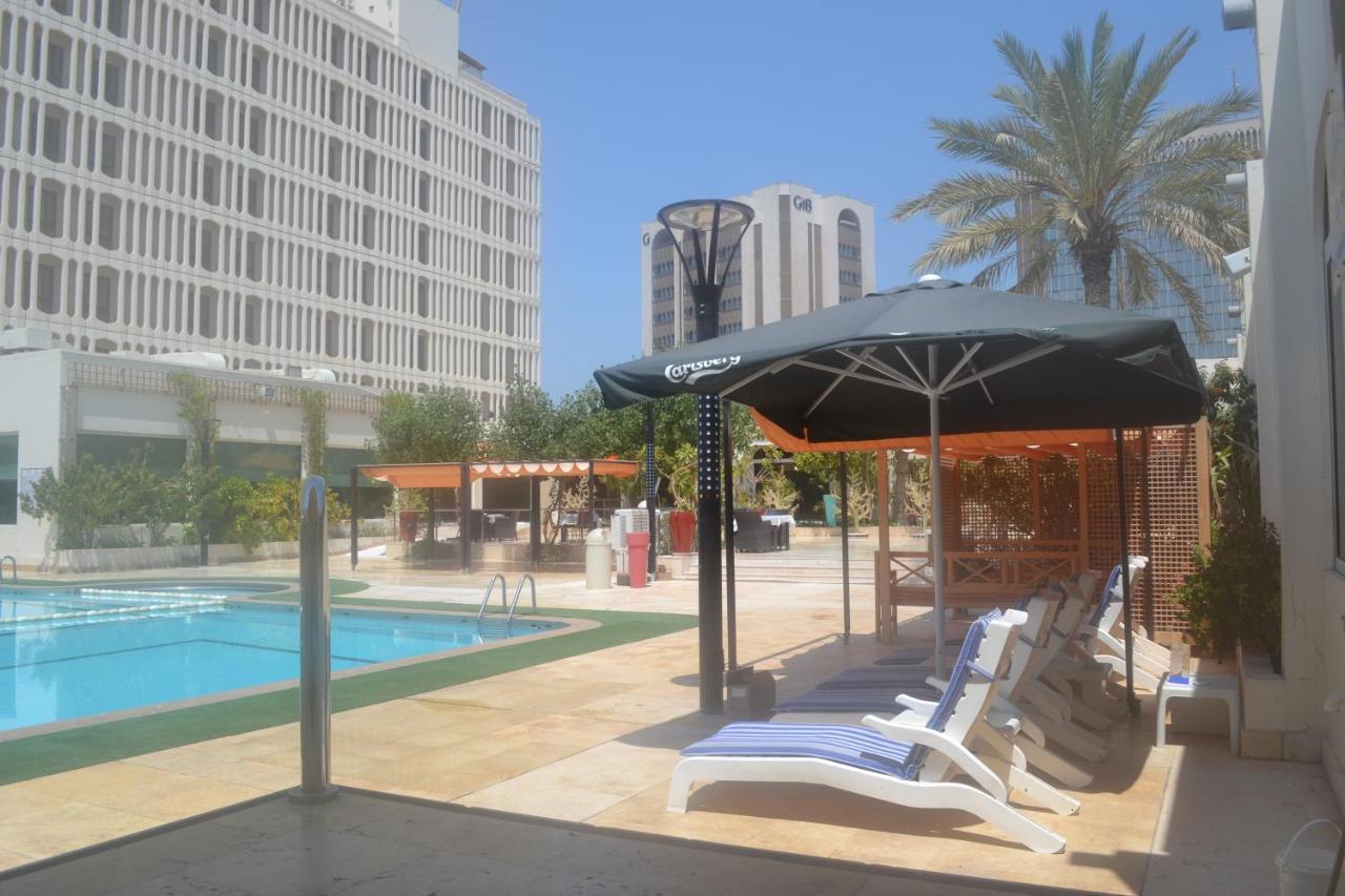 Golden Tulip Bahrain Hotel Manamah Buitenkant foto