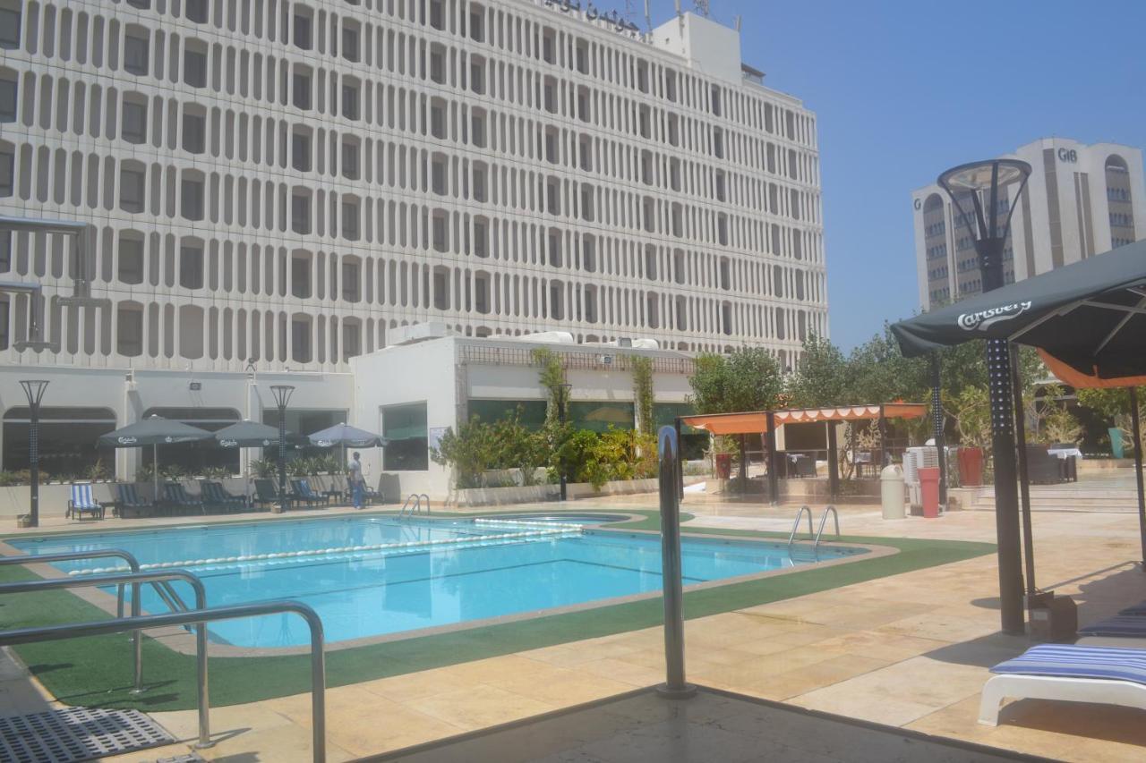Golden Tulip Bahrain Hotel Manamah Buitenkant foto